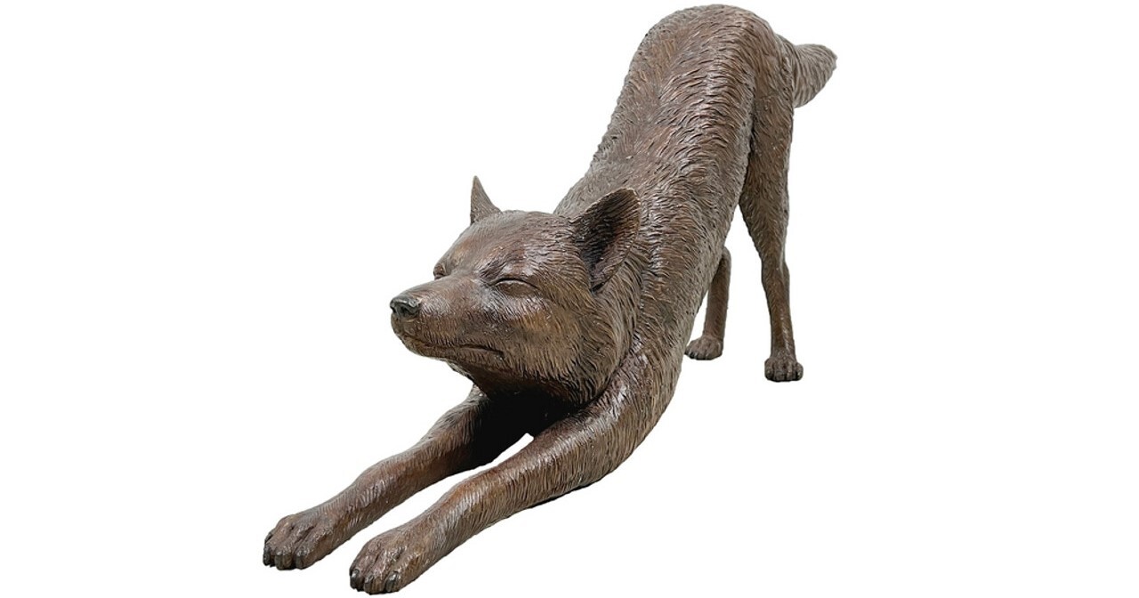 This bronze sculpture features a stooping sly fox in a subordinate posture. The statue features meticulous hand-forged details and a beautiful brown fire-applied patina to complement your indoor or outdoor space.