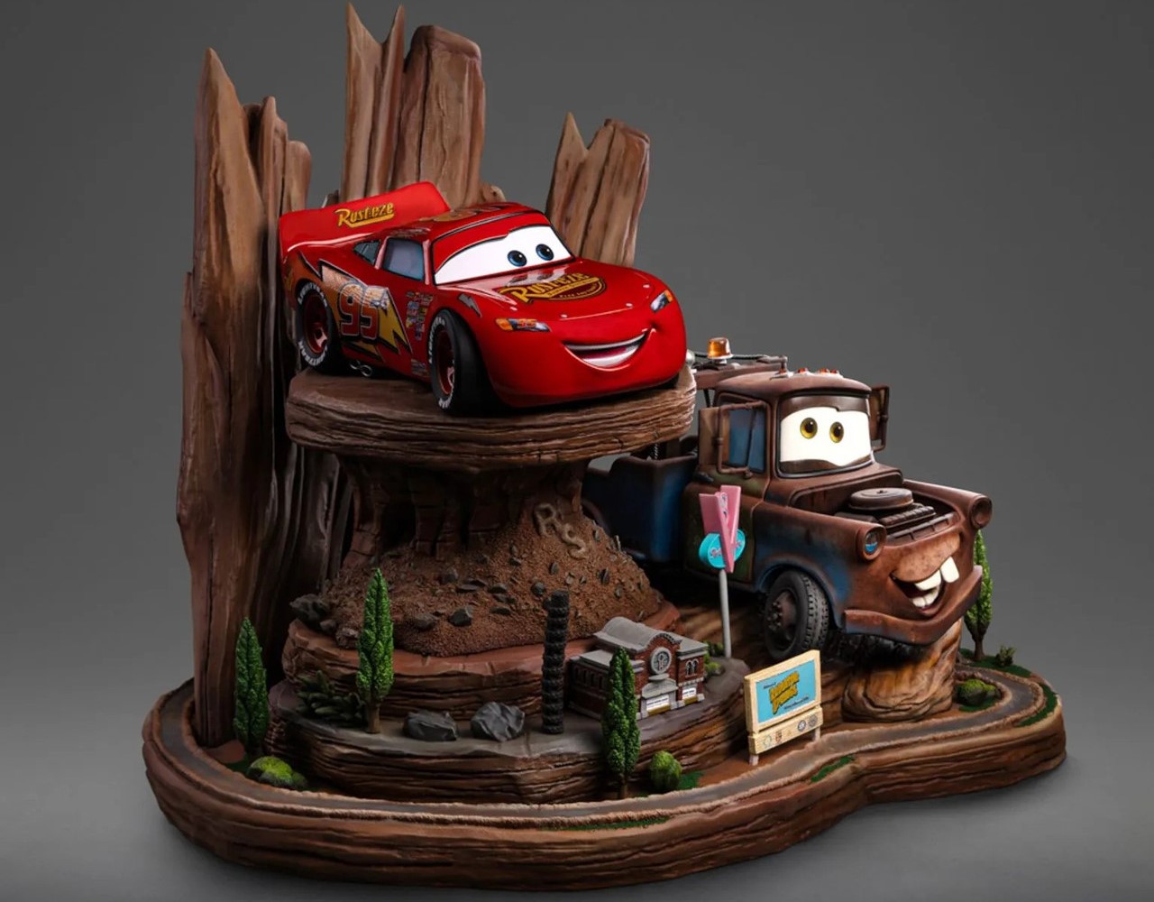 Pixar's Cars Lightning McQueen & Tow Mater Deluxe Art Scale 1/10 Replica Statue