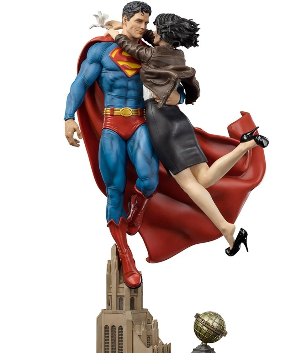 Superman and Lois Lane DC Comics Diorama 1/6 Scale Replica Statue